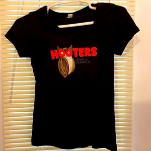 Womens Hooters T-shirt from Orlando, Fl XL fits like a medium
